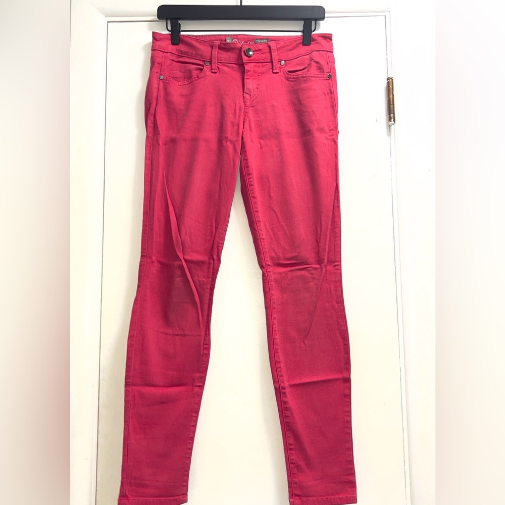Level 99 Red Stretchy Denim Jeans Women’s Size 26 Low Rise Faded Red Jeggings